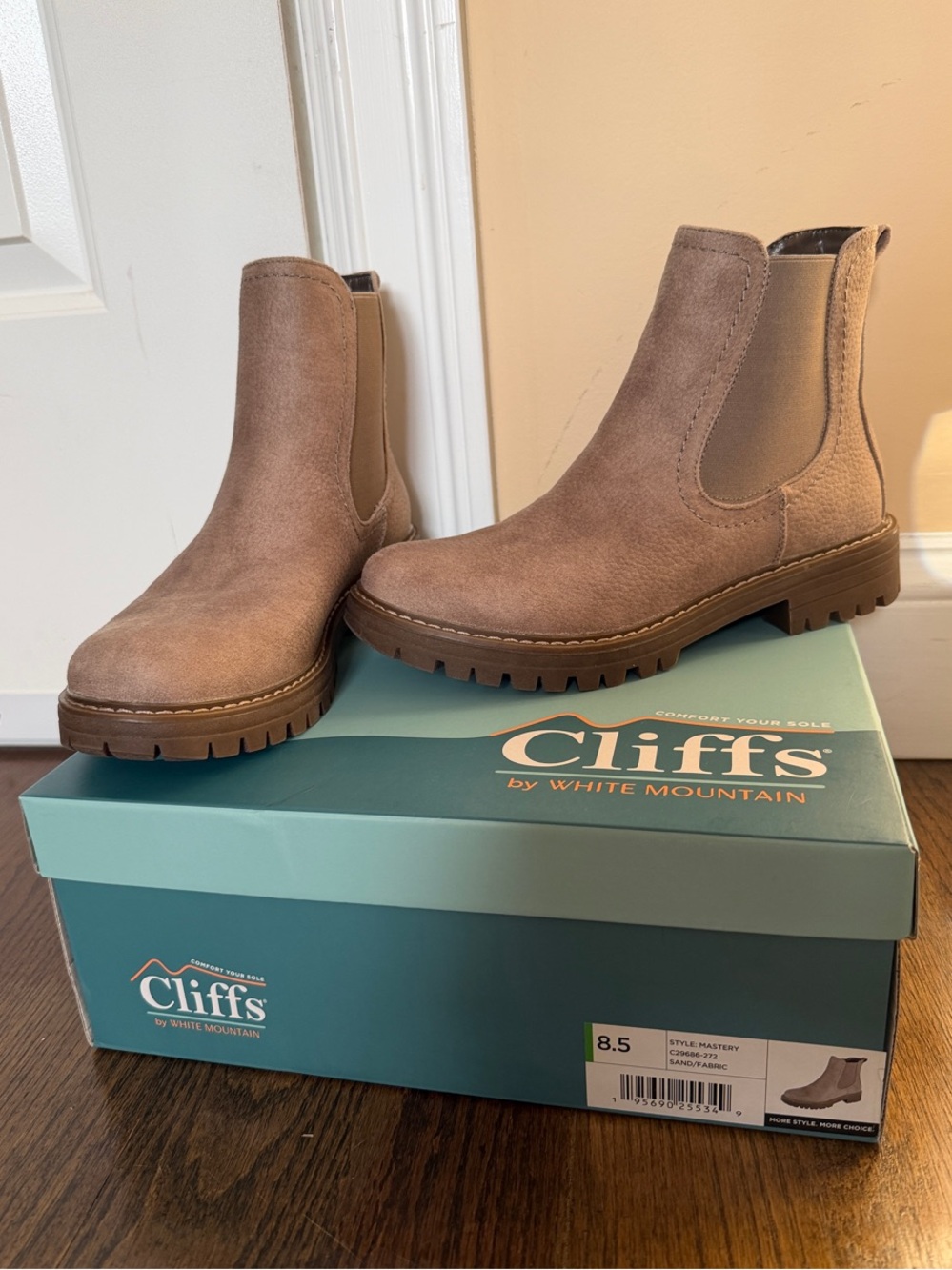 Cliffs by WHITE MOUNTAIN Taupe Chelsea Ankle Boots NEW